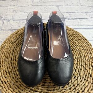 Fitflop Black Women's Flats. Size 9. Leather.Comfortable Shoes. Comfy Work Shoes